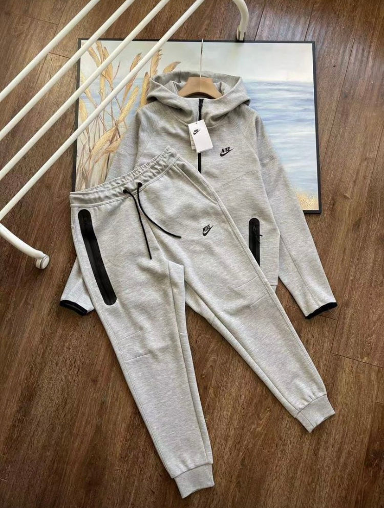 NIKE TECH FLEECE “GREY