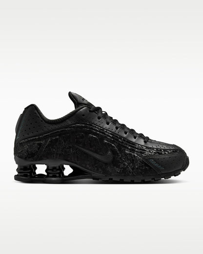 Nike Shox R4 “Black DK Smoke Grey”