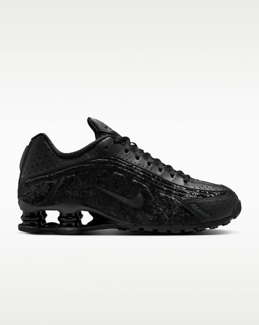 Nike Shox R4 “Black DK Smoke Grey”