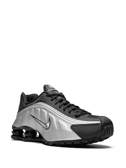 Nike Shox R4 “Black & Metallic Grey”