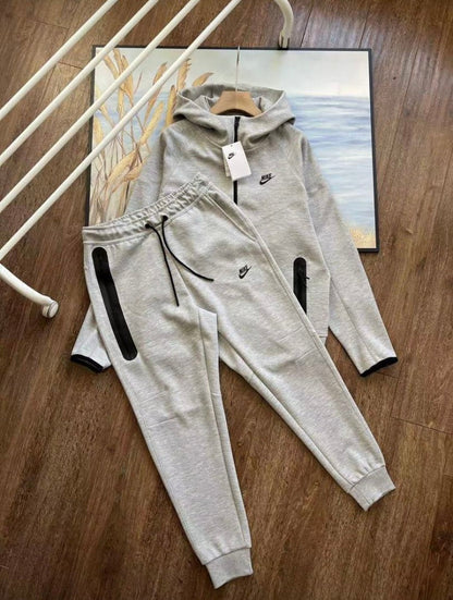 NIKE TECH FLEECE “GREY
