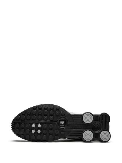 Nike Shox R4 “Black & Metallic Grey”
