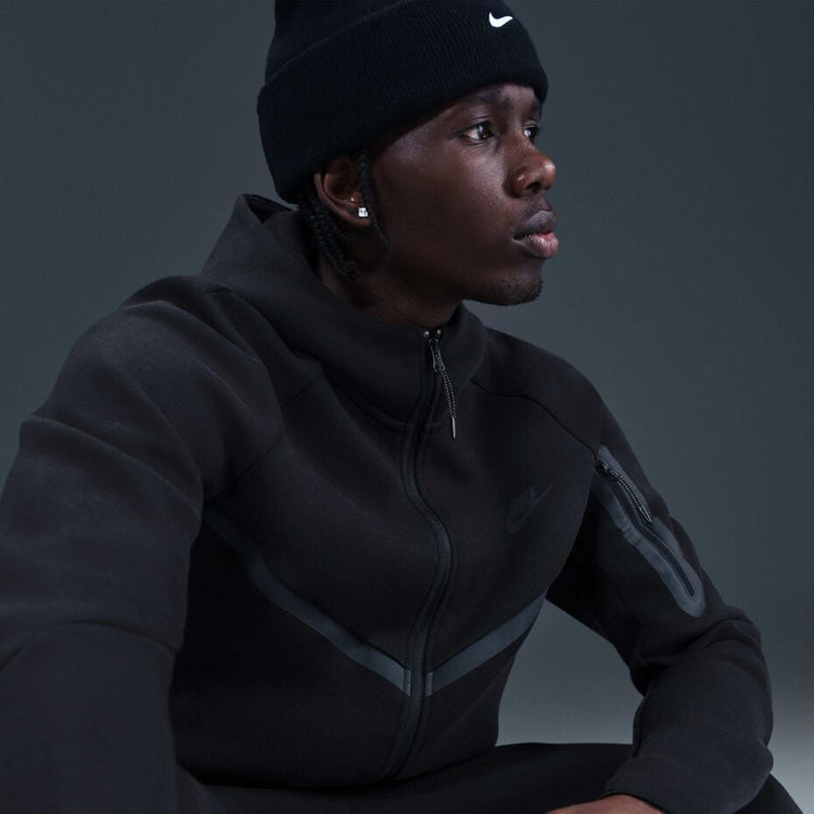 NIKE TECH FLEECE “BLACK