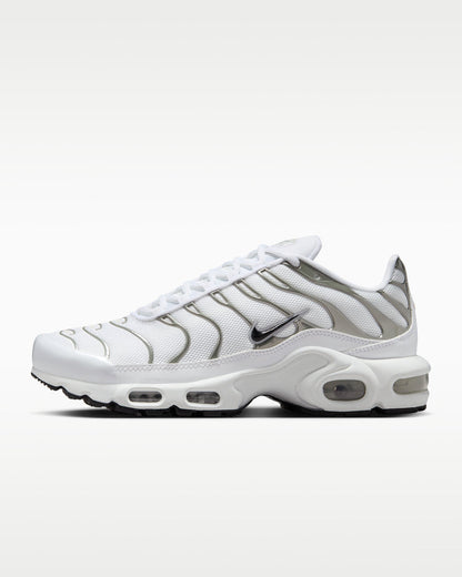 Nike Air Max Plus “Black Gradient Red