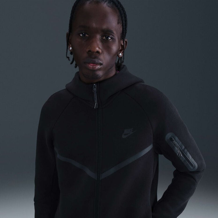 NIKE TECH FLEECE “BLACK