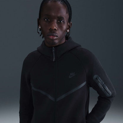 NIKE TECH FLEECE “BLACK