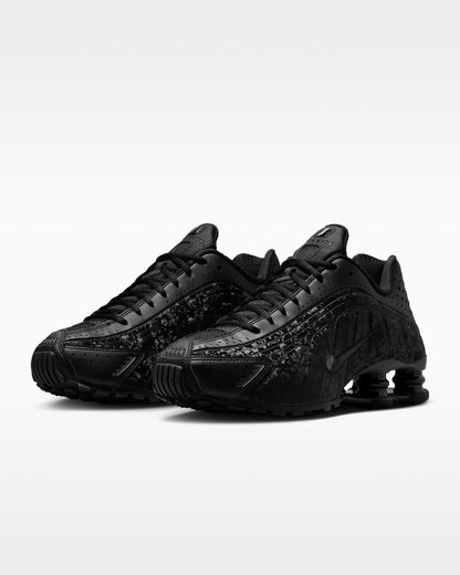 Nike Shox R4 “Black DK Smoke Grey”